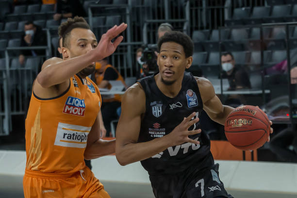 在联赛期间 在联赛期间